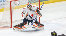 Rozchytal sa v extralige. Durného v zámorí vyhlásili za brankára týždňa