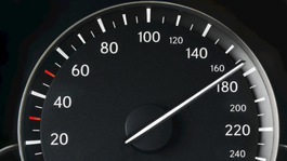 Brusel chce obmedziť ‘maximálku‘ áut na 180 km/h