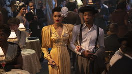 Speváčka Andra Day a herec Tyler James Williams vo filme The United Stated vs. Billie Holiday. 