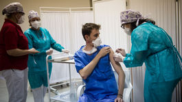 Informácie o vážnych komplikáciách po očkovaní na Covid-19 sú nepravdivé