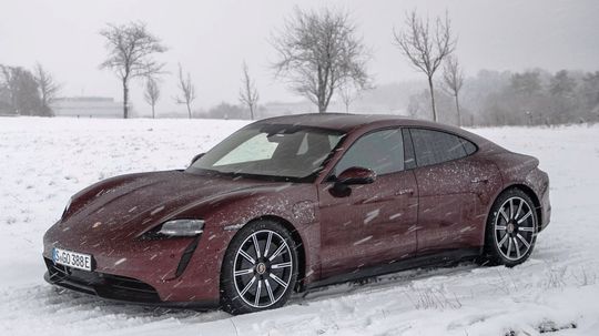 Porsche Taycan - 2021