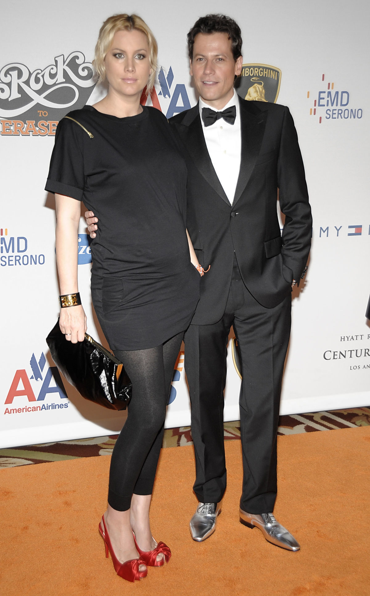 Herec Ioan Gruffudd a jeho manželka Alice Evans...