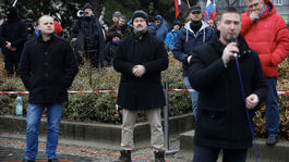 Od extrémistu Kotlebu odchádzajú nespokojní poslanci