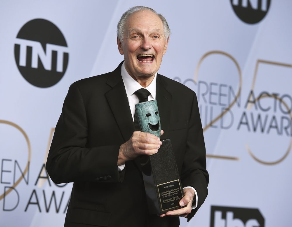 Alan Alda počas udeľoavania Screen Actors...
