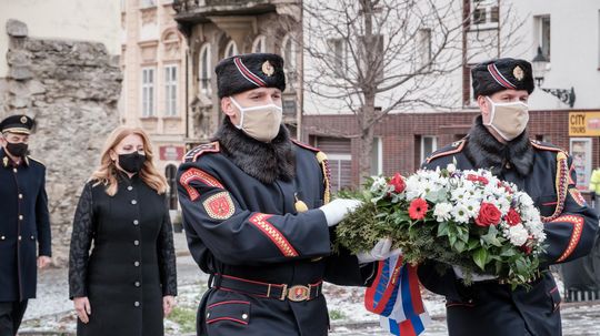 Prezidentka Čaputová počas pietnej spomienky...