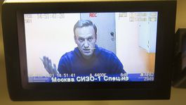 Navaľný ostáva vo väzbe, polícia varovala pred účasťou na zhromaždeniach