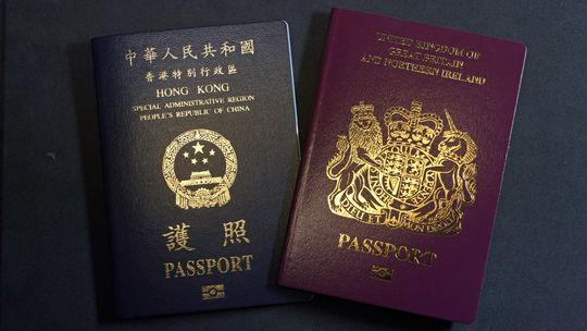 Čína už nebude uznávať občanom Hongkongu ich britské pasy