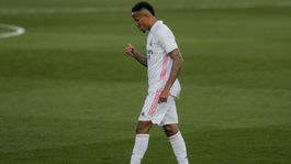 Zbytočná červená. Real prehral, preskočila ho Barcelona