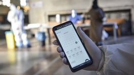 Pribudlo 73 úmrtí na covid, hospitalizácie sú na novom maxime