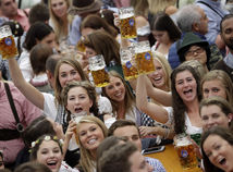 Nemecko Bavorsko koronavírus pivo Oktoberfest zrušenie