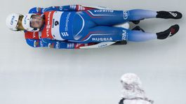 Bizarná diskvalifikácia. Pozrite si, o čo sa snažili ruskí sánkari