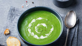 Ohŕňate nos nad ružičkovým kelom? Chyba! Polievka s kokosovým mliekom vás prekvapí