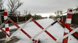 Uzavretý Cyklomoste slobody v Devínskej Novej...