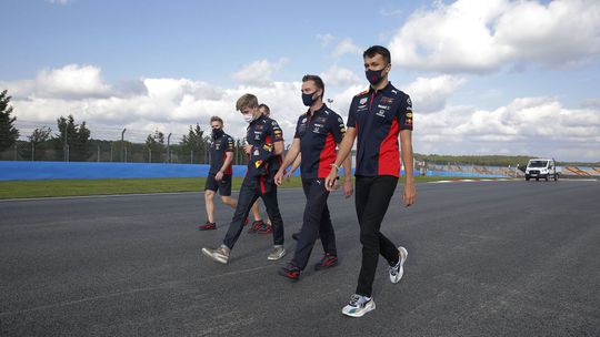 10. Alexander Albon.