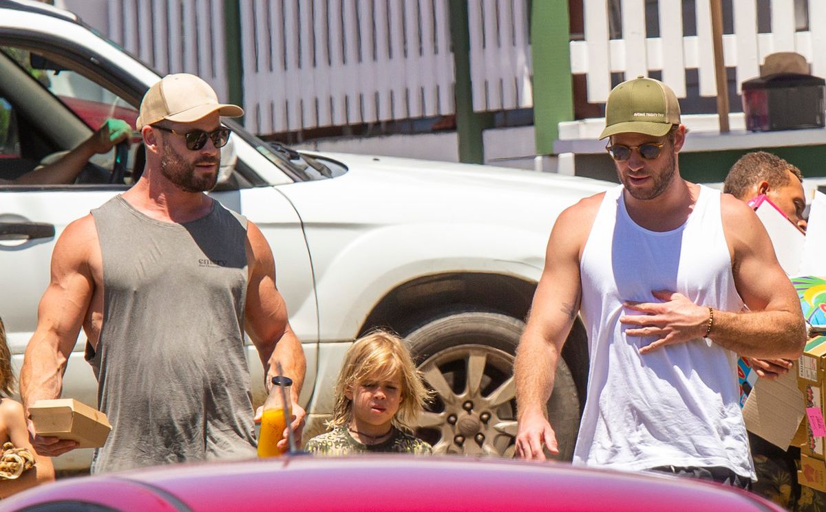 Chris a Liam Hemsworthovci v Byron Bay.