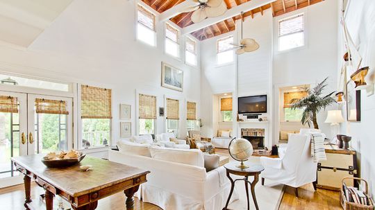 Hlavná miestnosť nehnuteľnosti na ostrove Tybee...