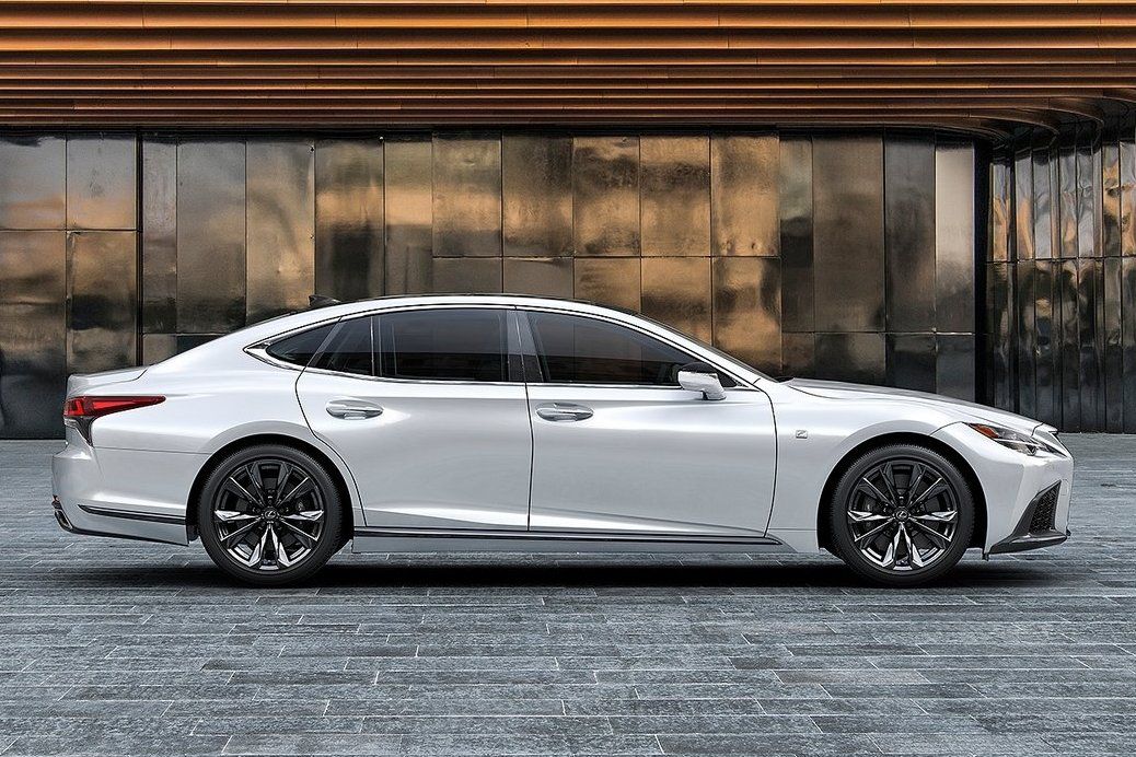 Športová verzia F Sport sa môže pochváliť...