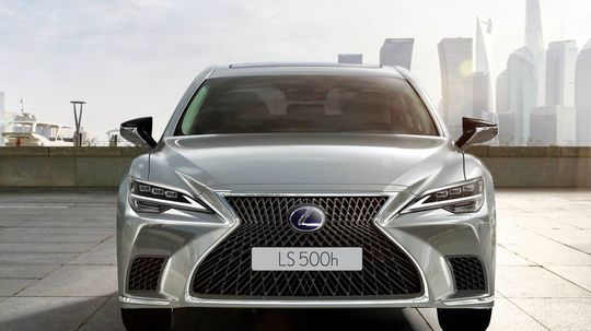 Lexus LS - 2021