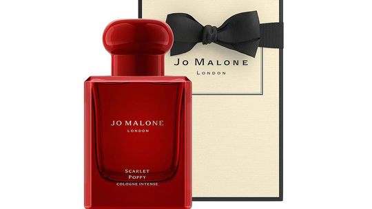 Vôňa Scarlet Poppy Intense od značky Jo Malone...