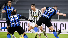 Škriniar ustrážil Ronalda. Do finále však postúpil Juventus