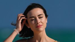 Modelka a herečka Claudia Bouza na pláži v Miami na Floride. 