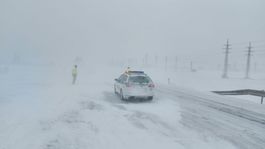 Vietor a sneh komplikujú situáciu na cestách v Košickom kraji
