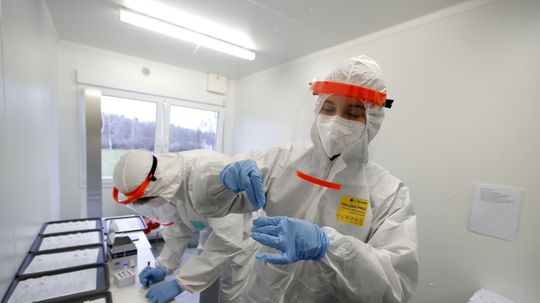 PCR testy odhalili 2892 infikovaných. Pribudlo 69 úmrtí