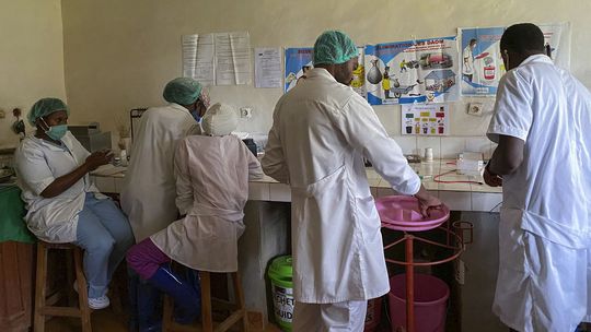 V Guinei zaznamenali prvé úmrtia v dôsledku eboly od roku 2016