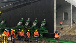 Video: Pozrite si unikátne posúvanie mosta na diaľnici D1 pri Triblavine!