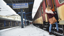 Video: Pozrite sa, ako vyzerá cesta vlakom zo Žiliny do Bratislavy. Za necelé 4 minúty!