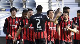 Čo sa deje s Bayernom? Po šokujúcej remíze prišla nepríjemná prehra