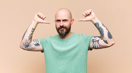 Atrament z tetovaní zaplavuje lymfatické uzliny a mení imunitu, varujú vedci. Ovplyvňuje aj účinok očkovania