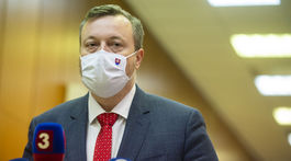 Pracujúci ľudia v karanténe by mohli byť finančne odškodnení, povedal Krajniak
