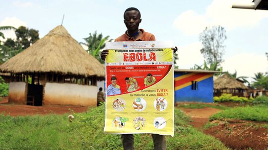 Guinea začala s očkovaním proti ebole, epidémiu chce poraziť do šiestich týždňov