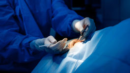 Injekcia priamo do oka zachráni zrak