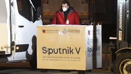 Smer: Nátlakom sme prispeli k nákupu Sputniku. Raši hovorí o núdzovom riešení