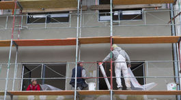 Obnova bytových domov sa spomalila