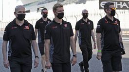 Americký tím vyrukoval s ruskou trikolórou. Toto je monopost Schumachera