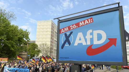 Strana Alternatíva pre Nemecko presiahla v prieskume v Brandenbursku hranicu 30 percent