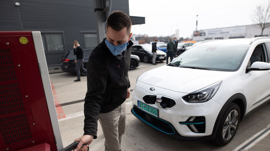 servis elektrické auto