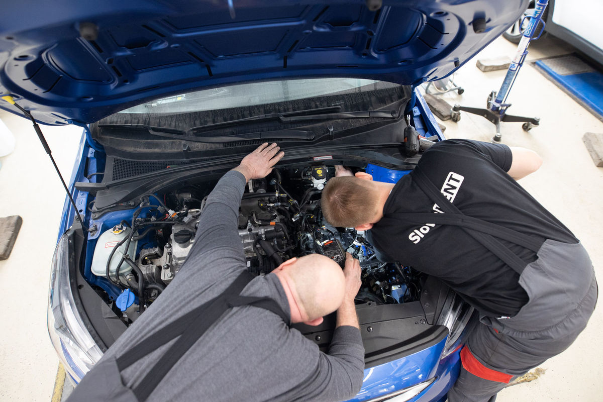 Servis elektromobilov nemusí byť lacnejší ako...