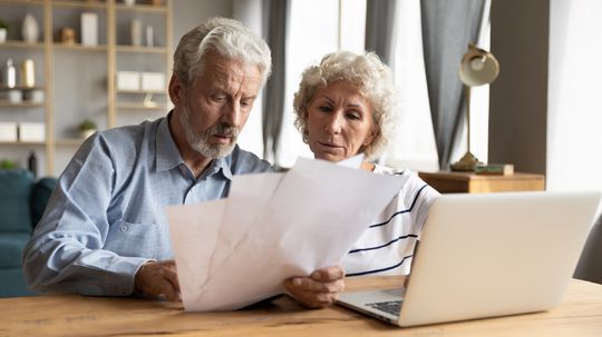 Ďalší seniori sa stali obeťou podvodu, falošný vnuk ich obral o 10-tisíc eur
