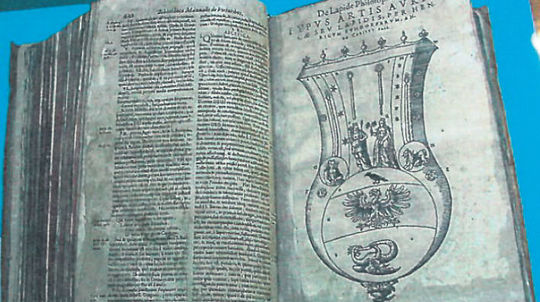 Ukradli knihu o alchýmii zo 16. storočia, nahradili ho sofistikovanou kópiou