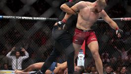 Ruský šampión predviedol hororové koleno. Diskvalifikovali ho