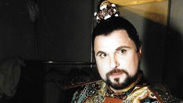 Sergej Larin spieval aj pekingskom Zakazanom meste v Cine. Inscenacia Turandot  1998