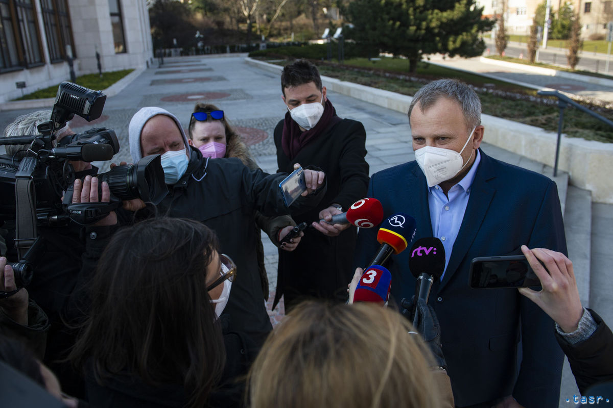 Poslanec Vladimír Ledecký (Za ľudí) odpovedá...