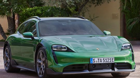 Porsche Taycan Cross Turismo - 2021