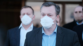 Chaos vládne už tretí týždeň. Kto je po demisii Krajniaka ďalší na rade?