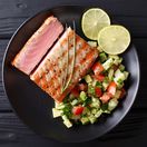 tuniak, avokádo, uhorka, obed, zdravá strava