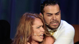 Lukáš Pišta a Mirka Partlová na doskách Divadla...